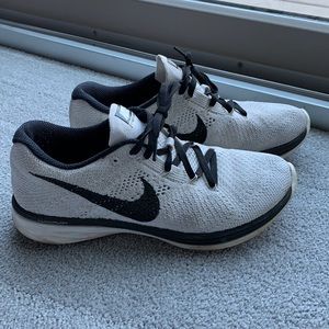 Nike Flyknit Lunar 3